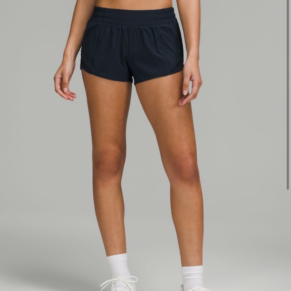 Lululemon hotty hot low rise lined short 2.5 in